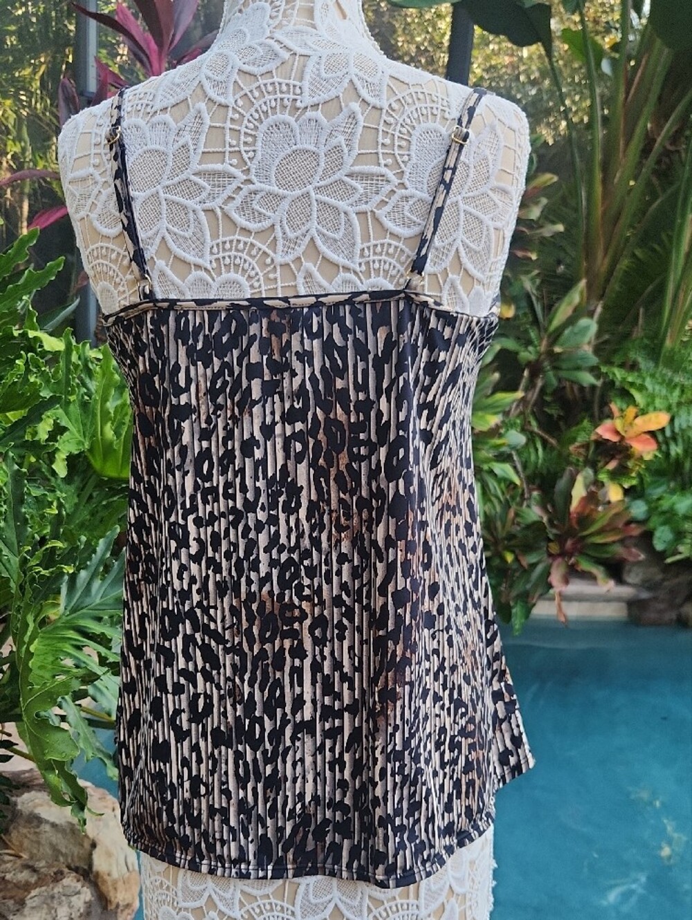Miraclesuit Animal Print Pleated Tankini Top. 14 & 16 Avail! - Picture 10 of 14